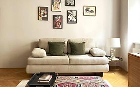 Modern & Charming @ Villas Quarter! 7Min To Center